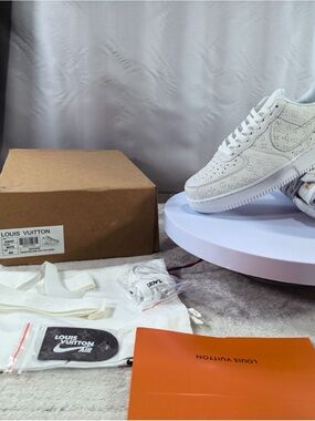 Louis Vuitton Men’s White Monogram Sneaker